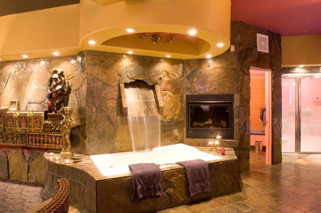 Mariaggi'S Theme Suite Hotel & Spa วินนิเพก ห้อง รูปภาพ