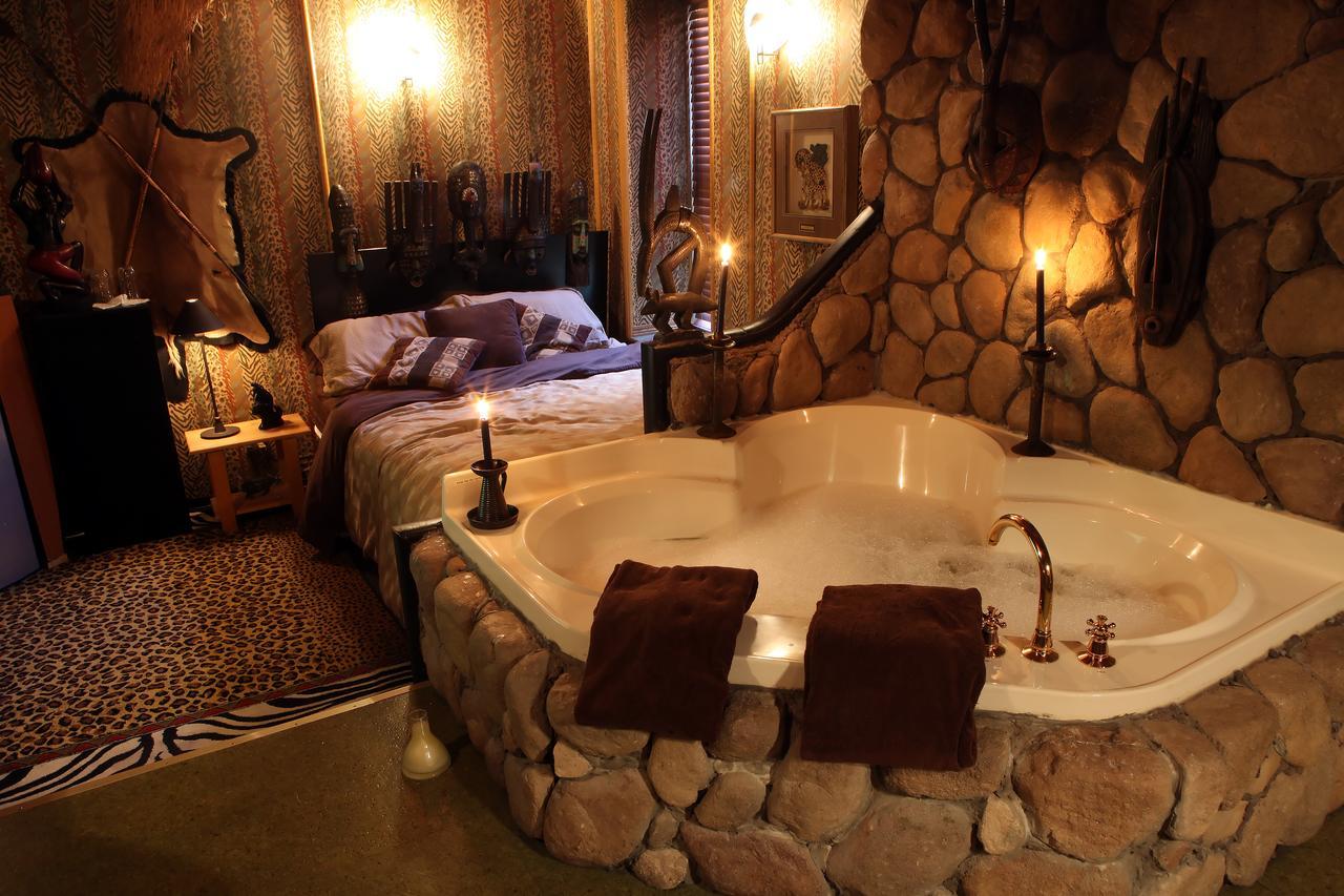 Mariaggi'S Theme Suite Hotel & Spa วินนิเพก ภายนอก รูปภาพ