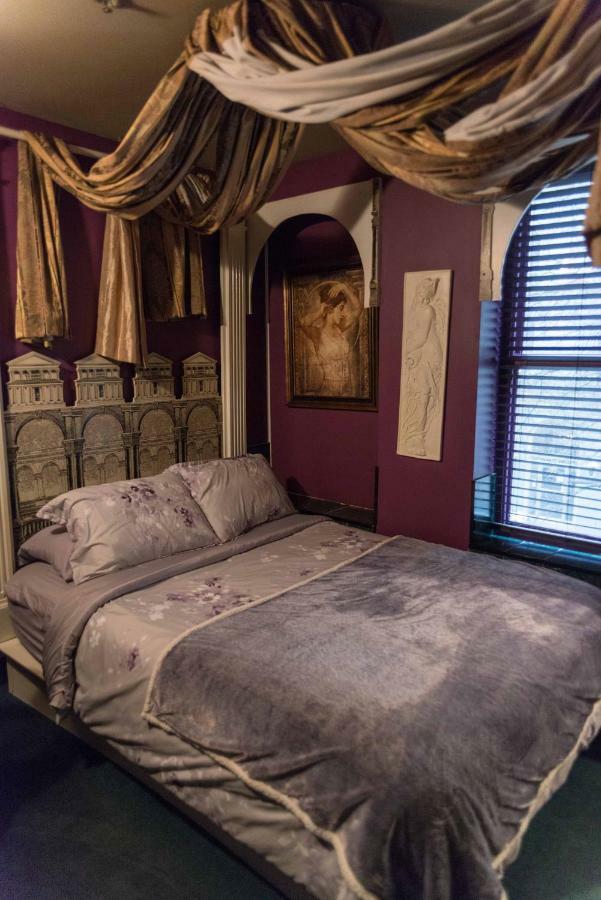 Mariaggi'S Theme Suite Hotel & Spa วินนิเพก ภายนอก รูปภาพ