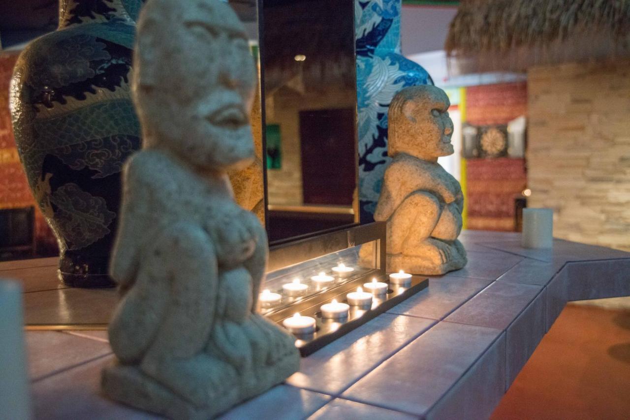 Mariaggi'S Theme Suite Hotel & Spa วินนิเพก ภายนอก รูปภาพ