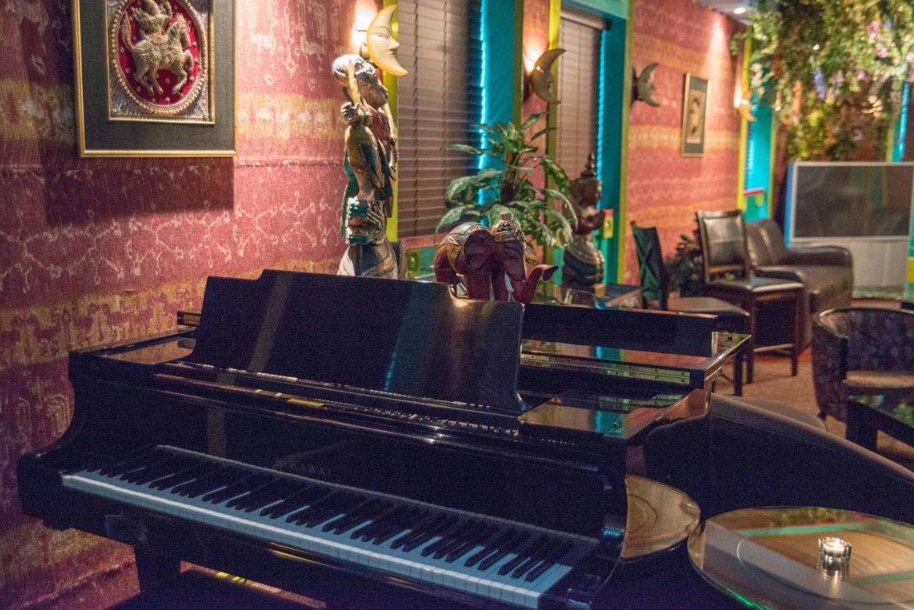 Mariaggi'S Theme Suite Hotel & Spa วินนิเพก ภายนอก รูปภาพ