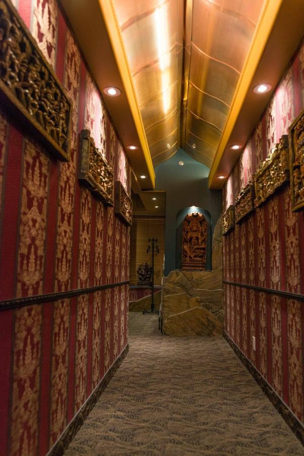 Mariaggi'S Theme Suite Hotel & Spa วินนิเพก ภายนอก รูปภาพ